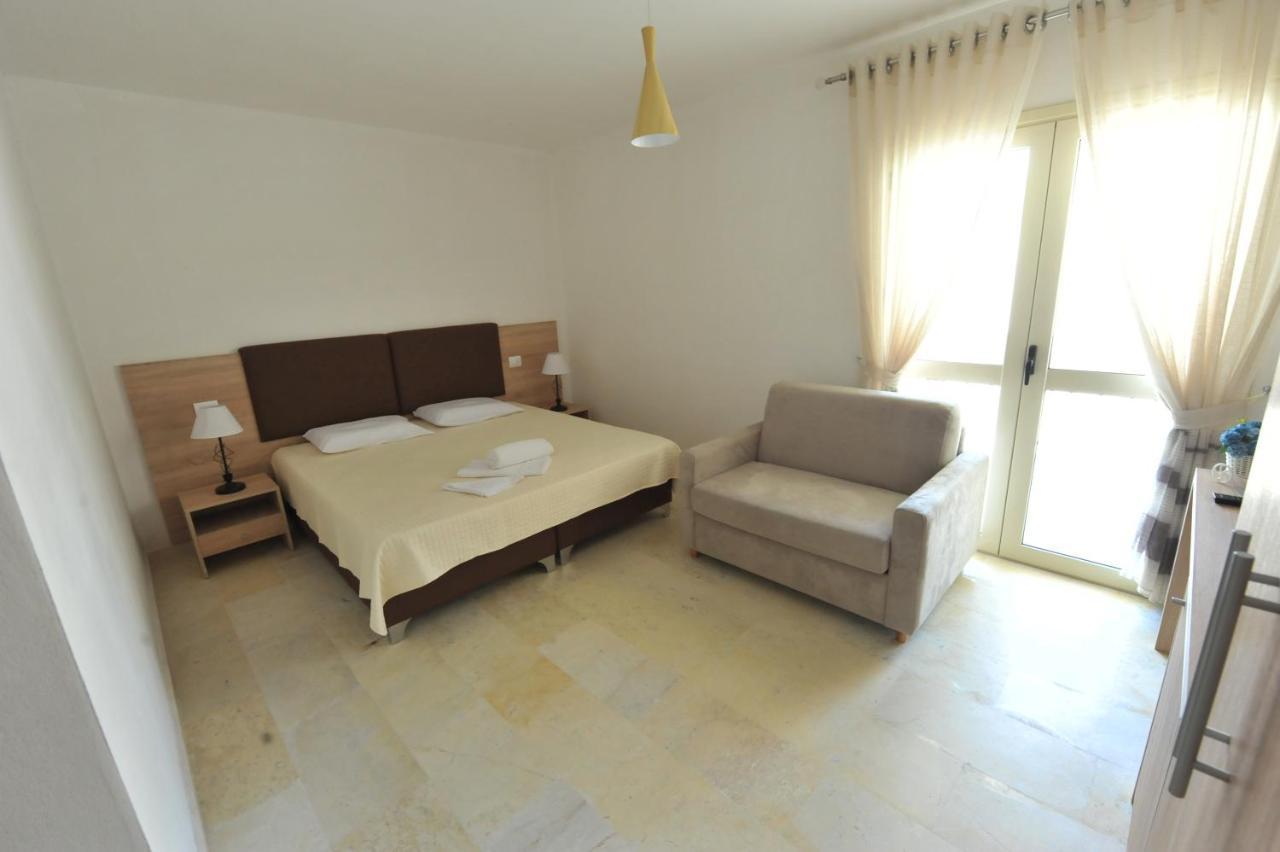 Vila Drini 3* Golem (Tirana)