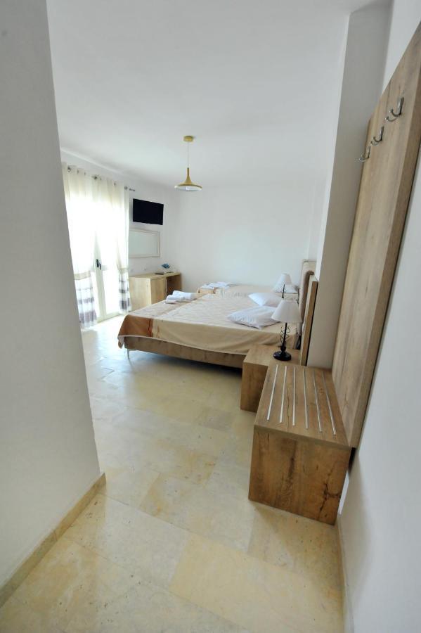 Vila Drini 3* Golem (Tirana)