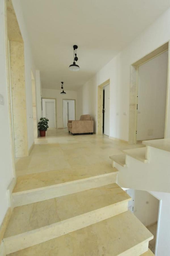Hotel Vila Drini 3*